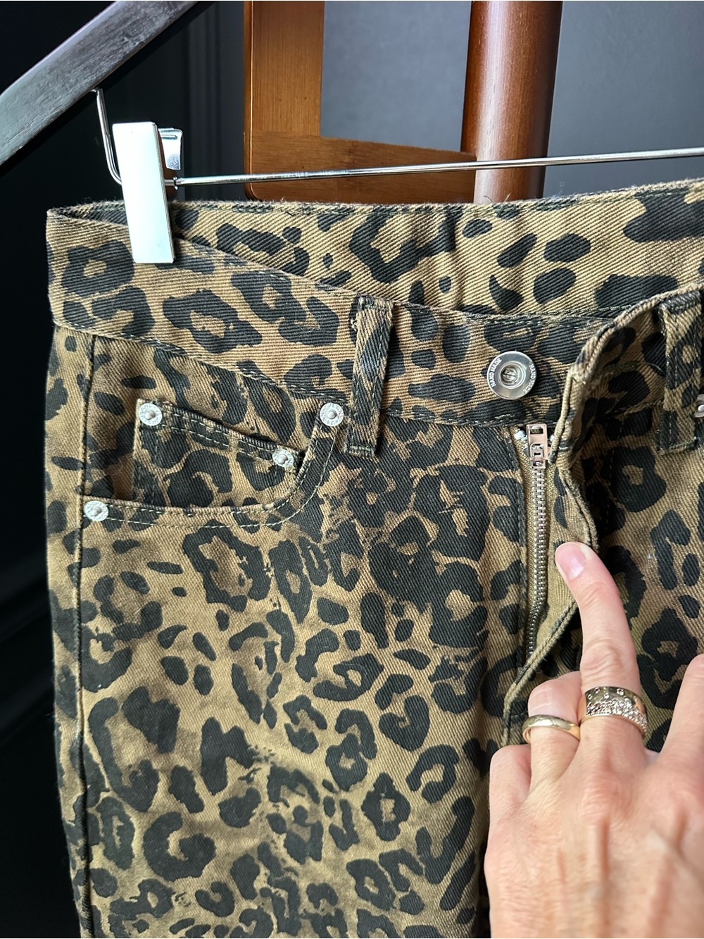 Wide-Leg Leopard Print Women’s Jeans in Olive/Brown XS - Picture 3 of 9